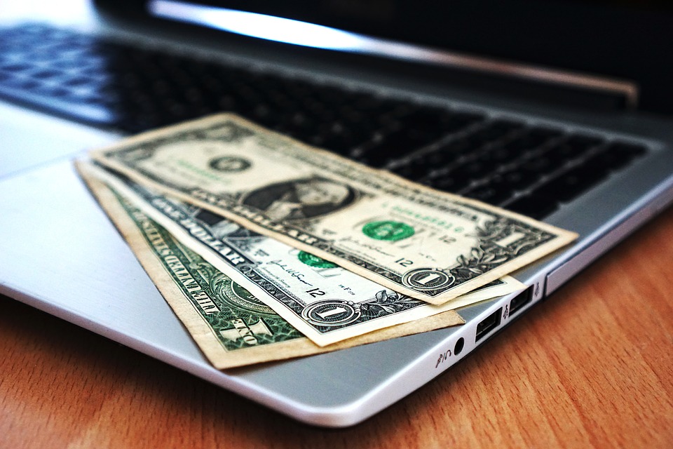 Cum sa faci bani online fara investitii: idei si metode